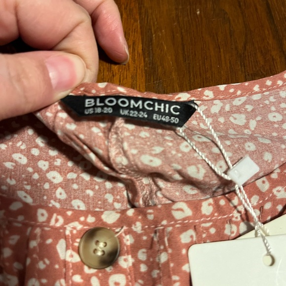 3 New BloomChic Tops - Picture 5 of 8